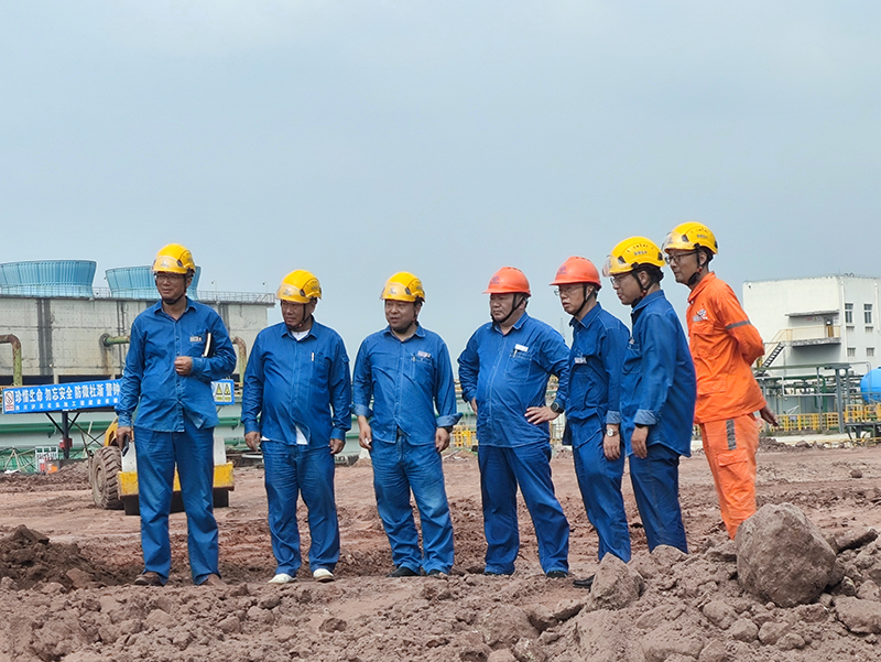 箱涵基坑全线贯通！傅利才、陈懋金莅临现场指导(图1)